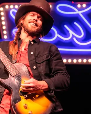 Lukas Nelson Santa Ana